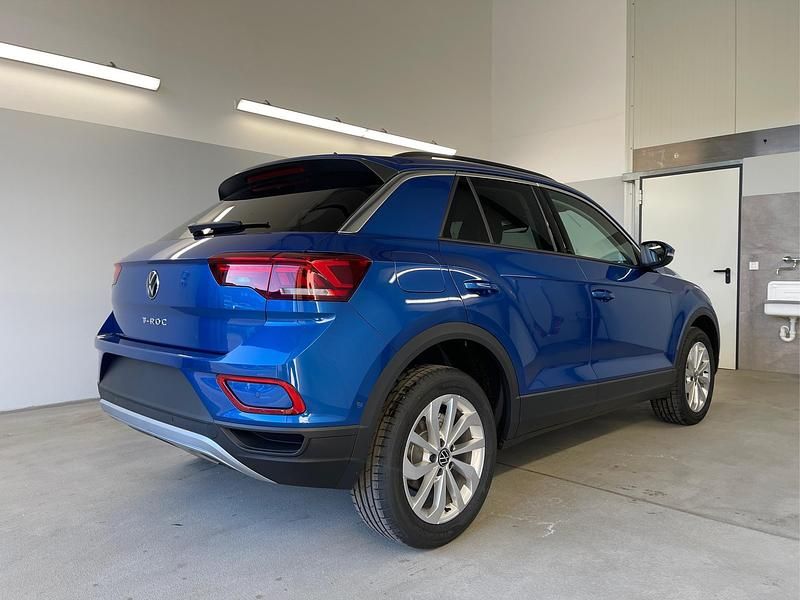 Neu VW T-Roc Life 150 PS (110 kW) 2025 [z3z3] petroleum blue metallic SUV