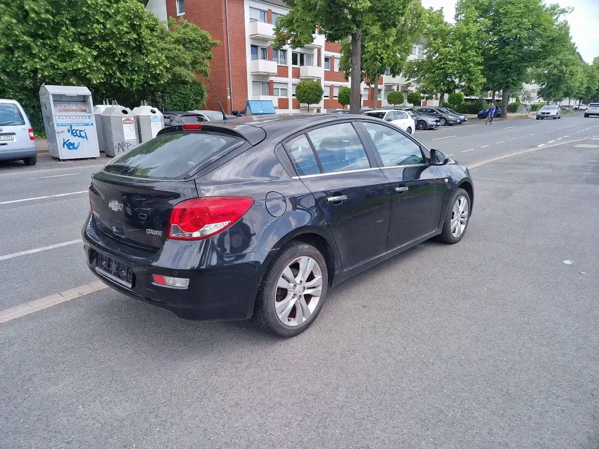 Gebraucht Chevrolet Cruze 140 PS (102 kW) 2013 Schwarz Limousine