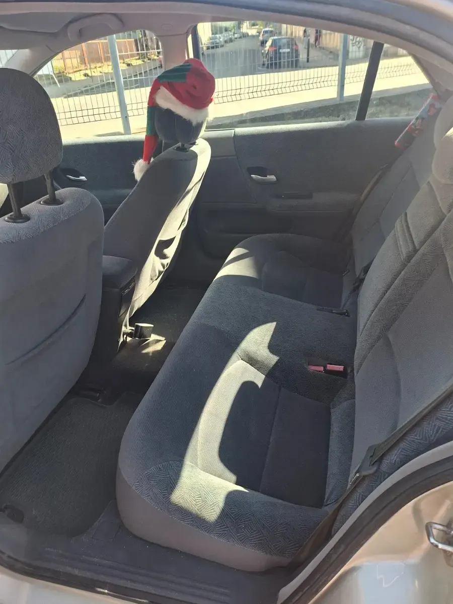 Gebraucht Renault Laguna II 107 PS (78 kW) 2003 Gelb Limousine