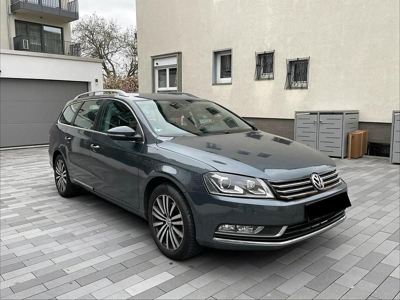 Gebraucht VW Passat 150 PS (110 kW) 2014 Grau Kombi