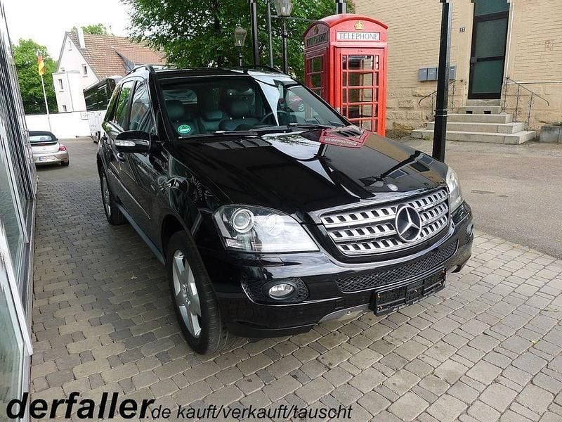 Schwarz Gebraucht 2008 Mercedes ML320 AMG SUV | 13.999 € (Etwas zu teuer) - Bild 1/4