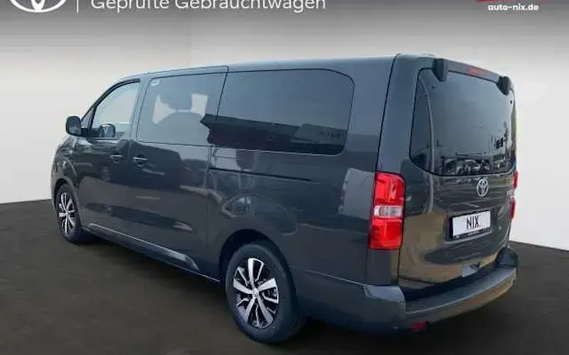 Neu Toyota Proace Verso 180 PS (132 kW) 2026 Grau Kombi
