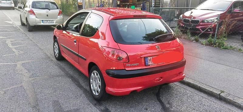 Gebraucht Peugeot 207 74 PS (54 kW) 2006 Rot Kleinwagen