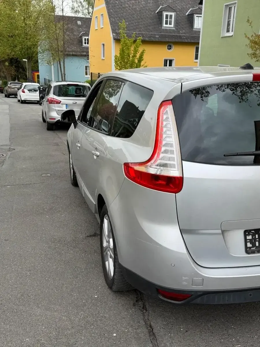 Gebraucht Renault Scenic E-Tech 160 PS (117 kW) 2010 Silber Van / Kleinbus