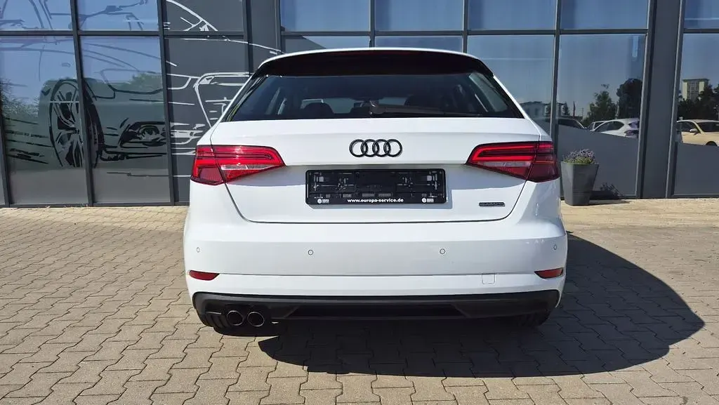Gebraucht Audi A3 Ambiente 184 PS (135 kW) 2018 Weiß Limousine