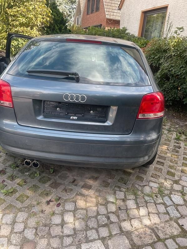 Grau Gebraucht 2004 Audi A3 S-Line Coupé | 3.000 € (Etwas zu teuer) - Bild 1/4