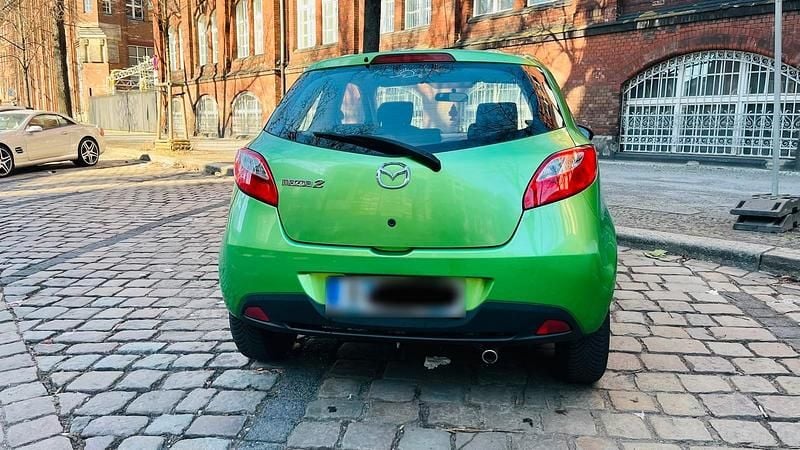 Gebraucht Mazda 2 75 PS (55 kW) 2009 Grün Kleinwagen