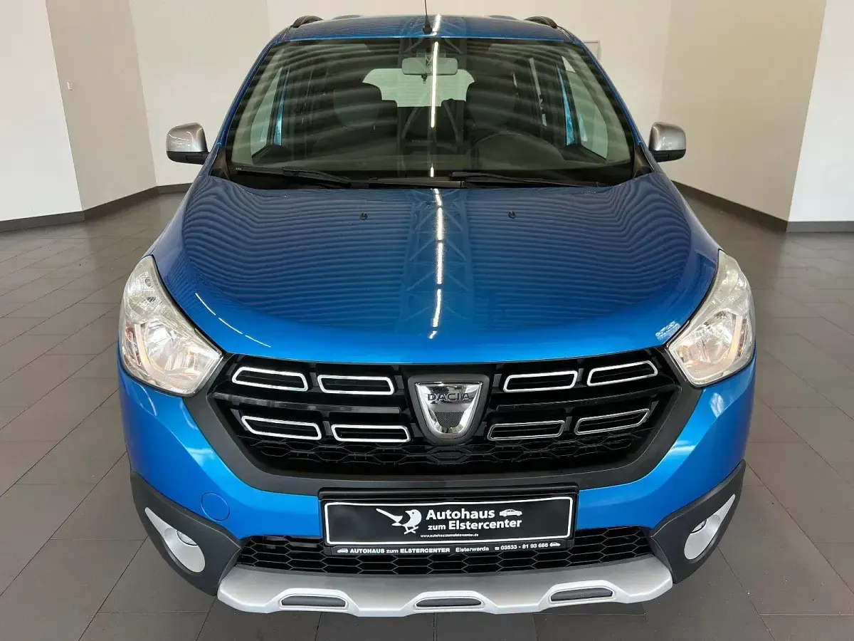 Gebraucht Dacia Lodgy Celebration 116 PS (85 kW) 2017 Blau Van / Kleinbus