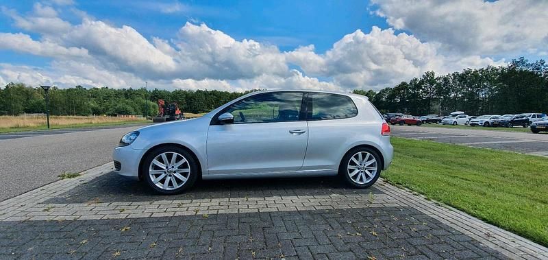 Silber Gebraucht 2010 VW Golf VI | 5.700 € (Fairer Preis) - Bild 1/4