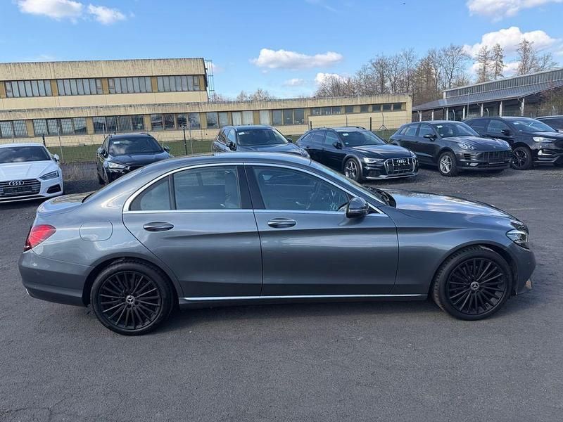 Gebraucht Mercedes C200 Avantgarde 197 PS (144 kW) 2019 Grau Limousine