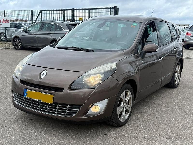 Braun Gebraucht 2011 Renault Scénic III Dynamique Van / Kleinbus | 2.650 € (Fairer Preis) - Bild 1/4