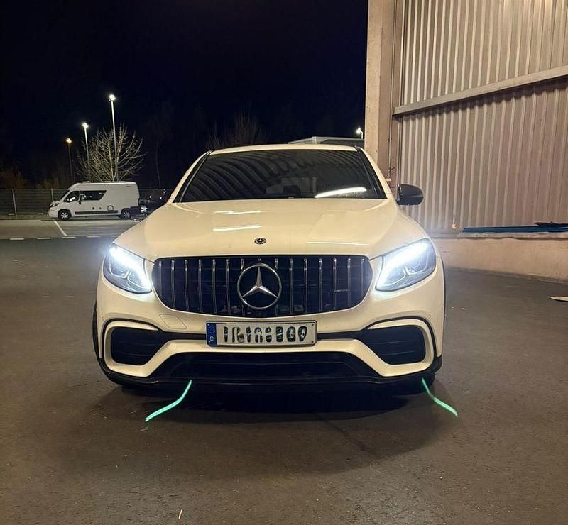 Gebraucht Mercedes GLC63 AMG AMG 510 PS (375 kW) 2018 Weiß Coupé