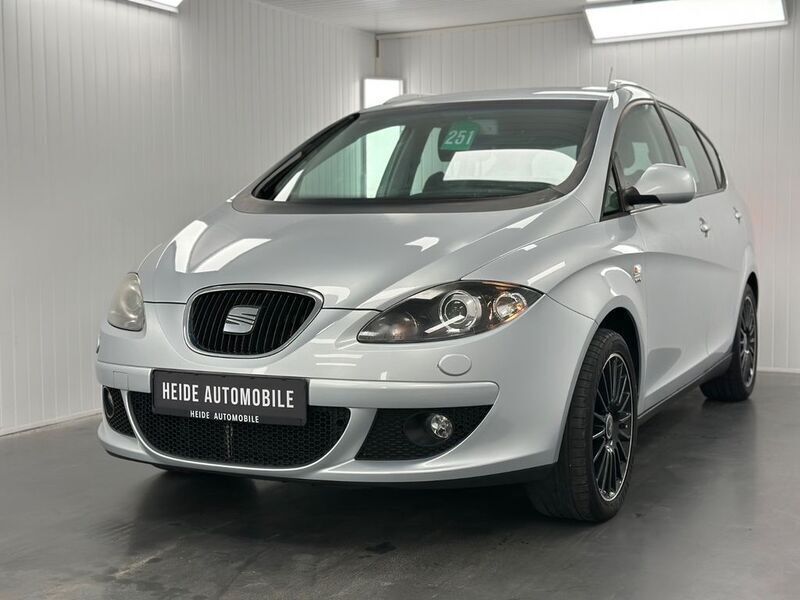 Silber Gebraucht 2007 Seat Altea XL Stylance Van / Kleinbus | 3.990 € (Fairer Preis) - Bild 1/4