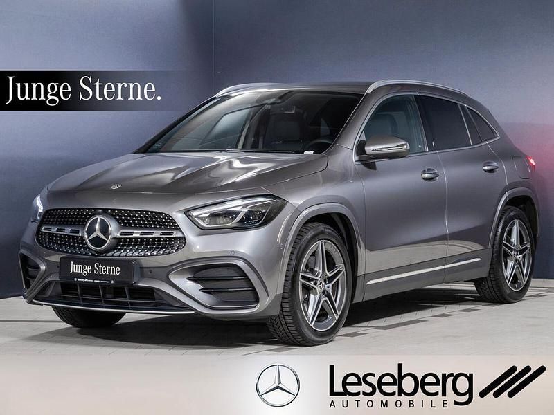 Mountaingrau Gebraucht 2024 Mercedes GLA200 AMG SUV | 40.790 € (Fairer Preis) - Bild 1/4