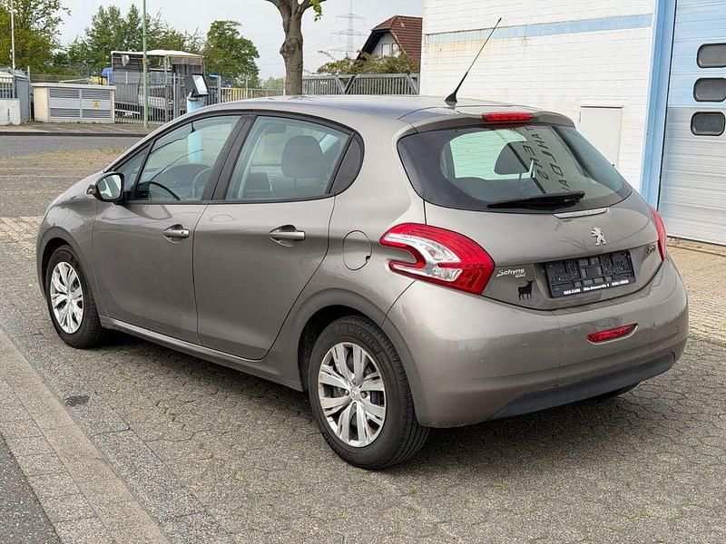 Gebraucht Peugeot 208 Active 82 PS (60 kW) 2013 Grau Kleinwagen