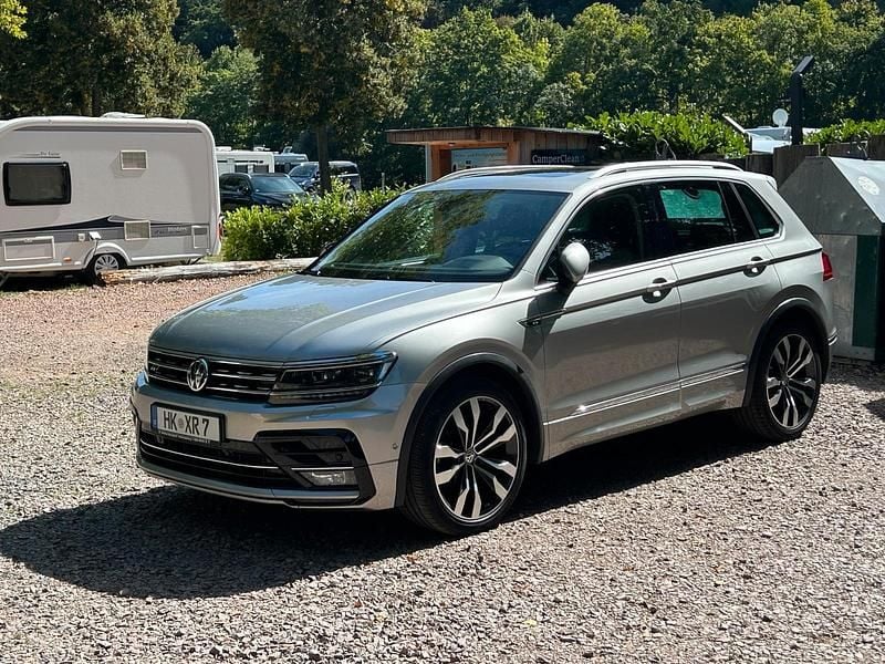 Grau Gebraucht 2018 VW Tiguan R-line SUV | 21.300 € (Fairer Preis) - Bild 1/4