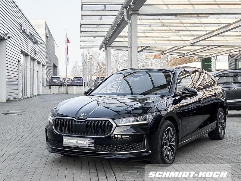 Gebraucht Skoda Superb Selection 265 PS (194 kW) 2025 Ebony schwarz (schwarz) Kombi