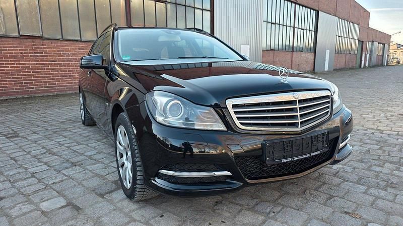 Schwarz Gebraucht 2016 Mercedes C200 Kombi | 9.700 € (Guter Preis) - Bild 1/4