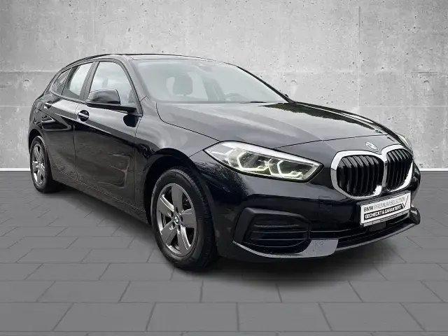 Gebraucht BMW 118 Advantage 136 PS (100 kW) 2022 Schwarz Kleinwagen
