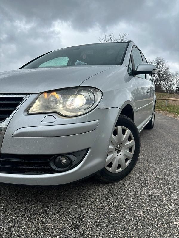 Gebraucht VW Touran 105 PS (77 kW) 2007 Silber Van / Kleinbus
