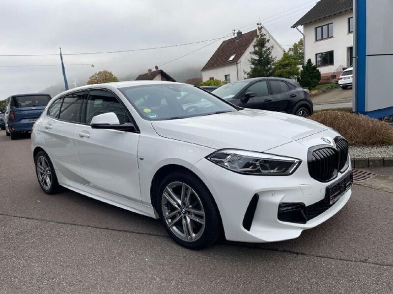 Gebraucht BMW 118 M Sport 150 PS (110 kW) 2020 Alpinweiss 3 Kleinwagen