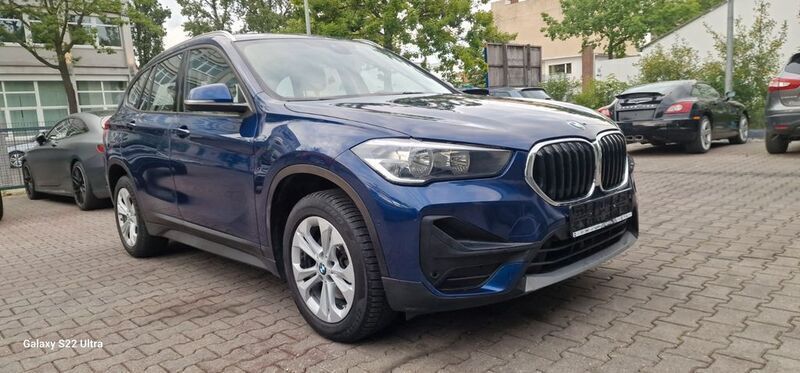 Blau Gebraucht 2020 BMW X1 Advantage SUV | 18.499 € (Superpreis) - Bild 1/4