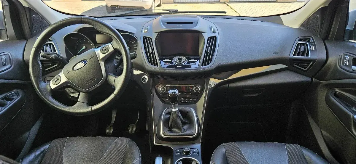 Gebraucht Ford Kuga Titanium 150 PS (110 kW) 2016 Silber SUV