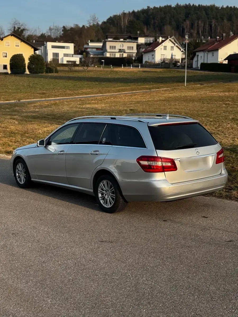 Gebraucht Mercedes E220 170 PS (125 kW) 2012 Silber Kombi