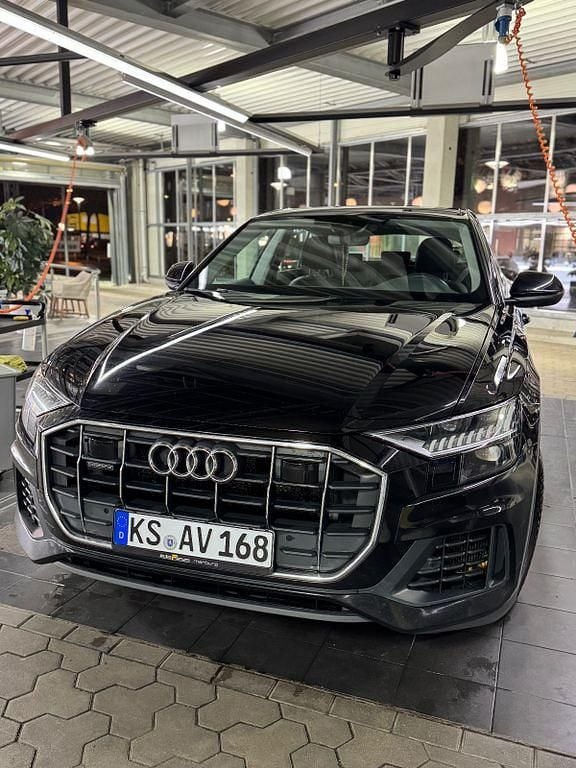 Schwarz Gebraucht 2019 Audi Q8 Ambiente SUV | 37.000 € (Guter Preis) - Bild 1/4