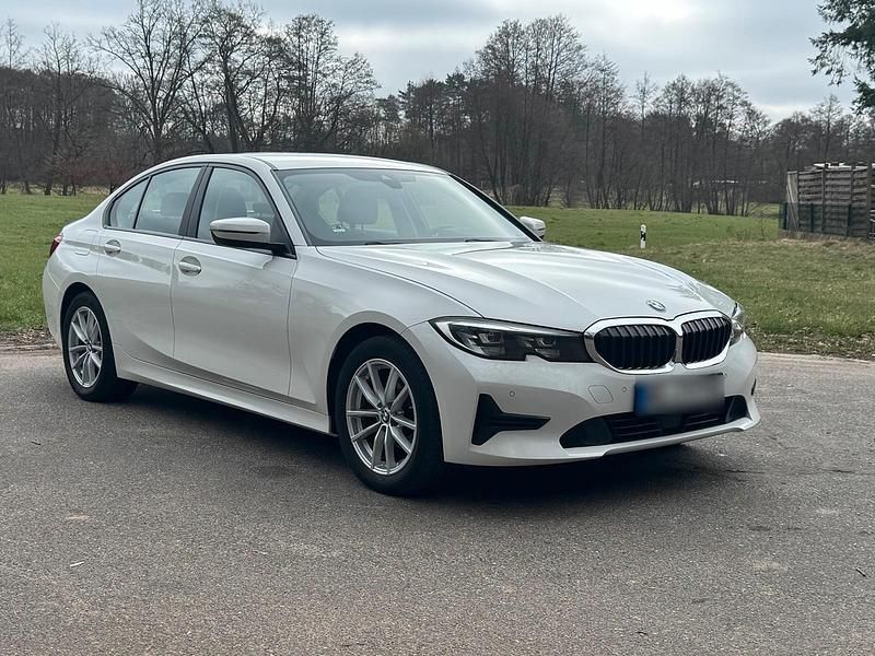 Gebraucht BMW 318 150 PS (110 kW) 2020 Weiß Limousine