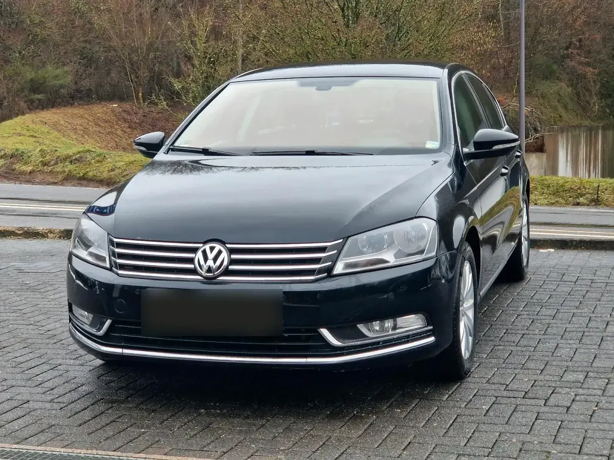 Gebraucht VW Passat 122 PS (89 kW) 2011 Schwarz Limousine