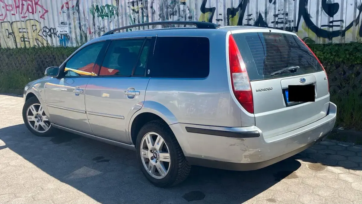 Gebraucht Ford Mondeo 130 PS (95 kW) 2004 Silber Kombi