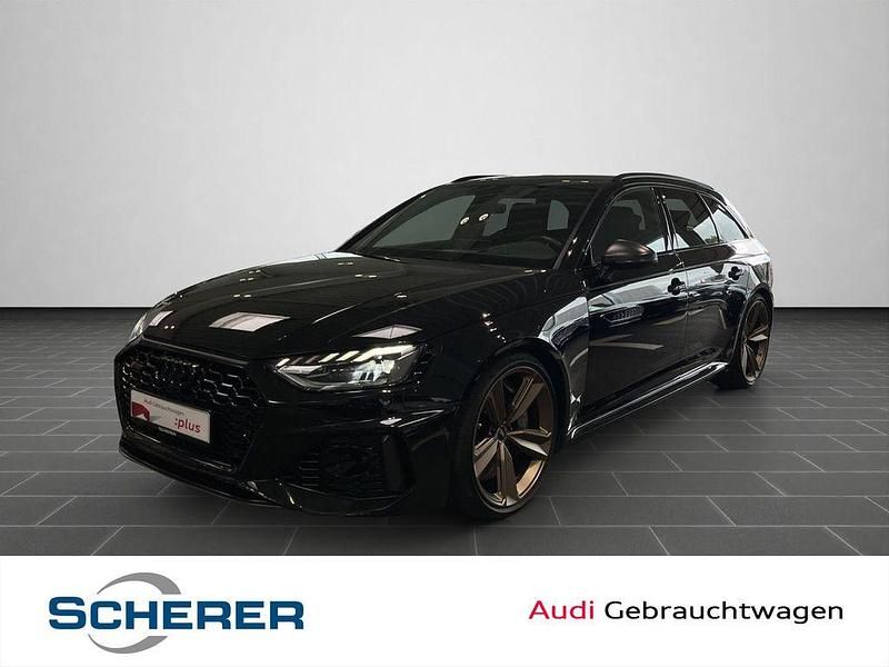 Mythosschwarz metallic (metallic) Gebraucht 2021 Audi RS4 Comfort Kombi | 61.990 € (Guter Preis) - Bild 1/4