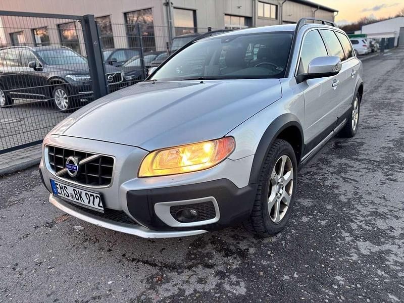 Silber Gebraucht 2009 Volvo XC70 Momentum Kombi | 4.900 € - Bild 1/4