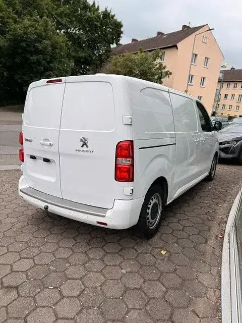 Gebraucht Peugeot Expert Premium 179 PS (131 kW) 2018 Weiß Van