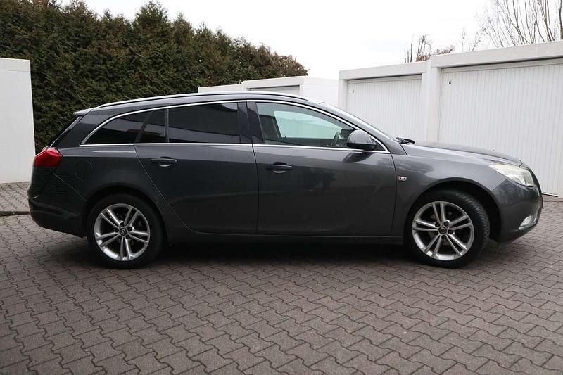 Gebraucht Opel Insignia Edition 140 PS (102 kW) 2009 Grau Kombi