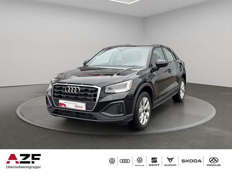 Mythosschwarz metallic Gebraucht 2025 Audi Q2 Comfort SUV | 31.990 € (Fairer Preis) - Bild 1/4