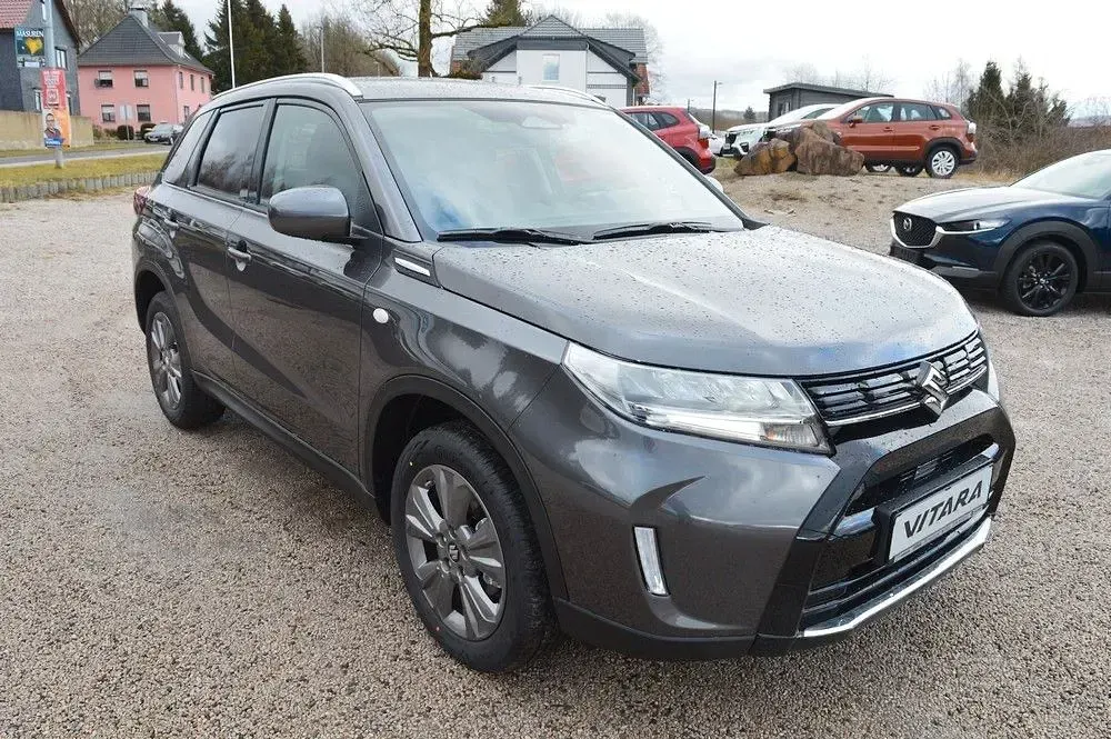 Neu Suzuki Vitara Comfort 110 PS (80 kW) 2026 Grau SUV