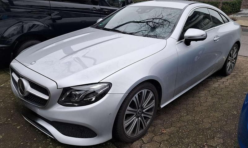 Gebraucht Mercedes E200 Avantgarde 184 PS (135 kW) 2018 Silber Coupé