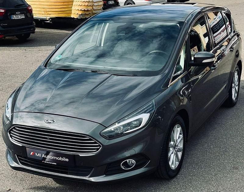 Gebraucht Ford S-MAX Titanium 211 PS (155 kW) 2016 Grau Van / Kleinbus