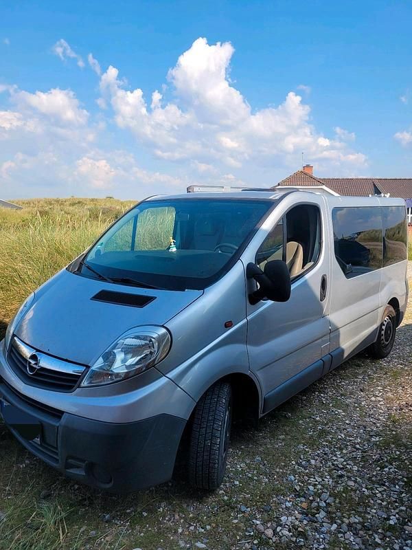 Gebraucht Opel Vivaro 95 PS (69 kW) 2007 Silber Van / Kleinbus