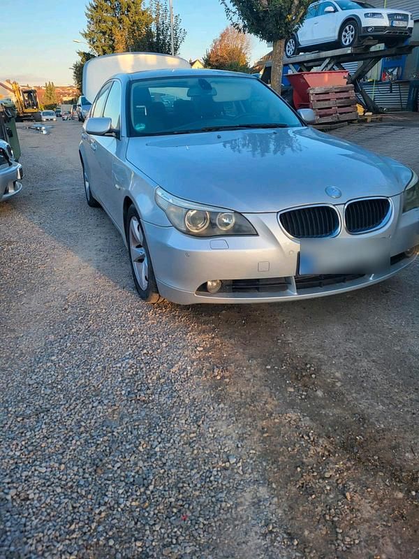 Gebraucht BMW 525 177 PS (130 kW) 2004 Silber Limousine
