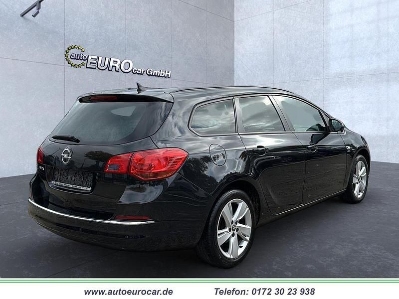 Gebraucht Opel Astra Active 116 PS (85 kW) 2013 Schwarz Kombi