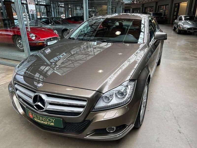 Indiumgrau metalliclack Gebraucht 2011 Mercedes CLS350 Limousine | 22.900 € (Etwas zu teuer) - Bild 1/4
