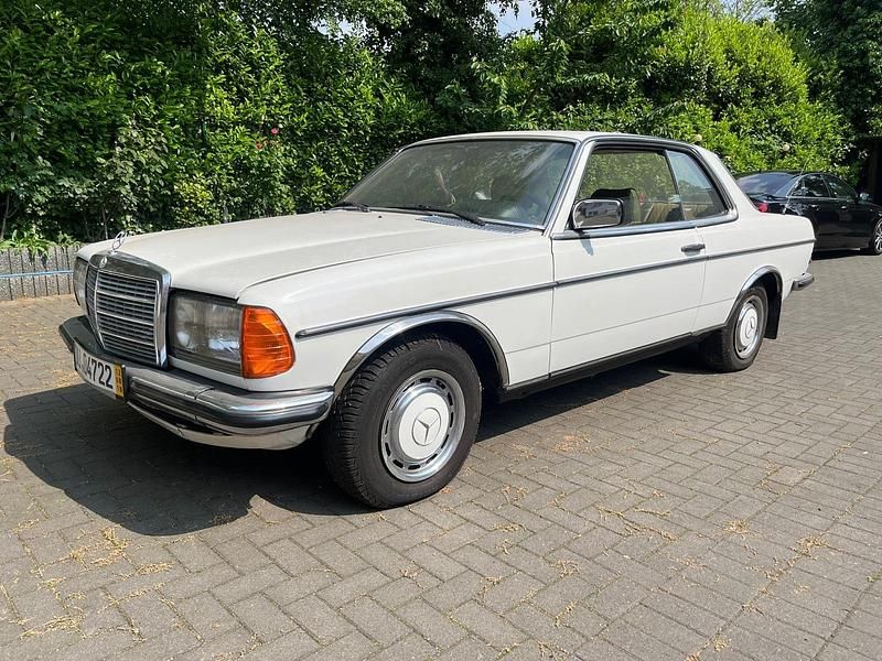Gebraucht Mercedes 280 184 PS (135 kW) 1979 Weiß Coupé