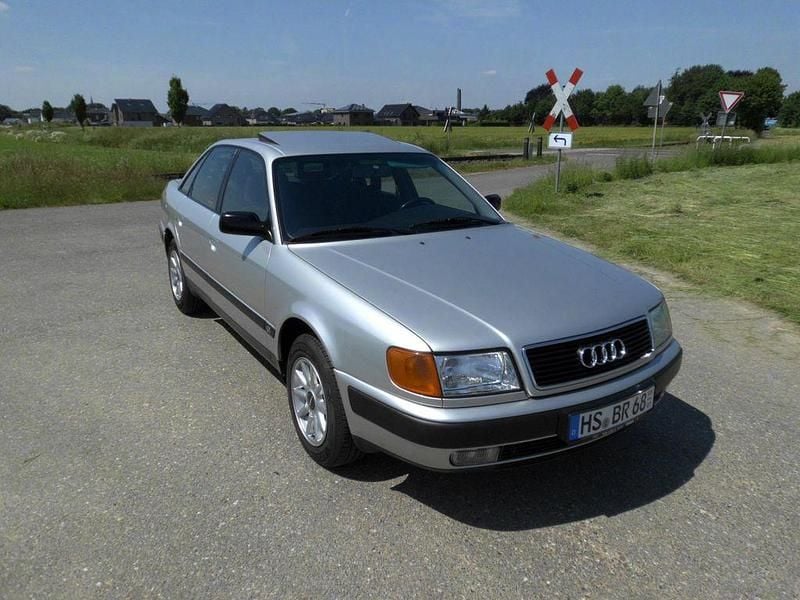 Gebraucht Audi 100 Basis 133 PS (97 kW) 1992 Silber Limousine