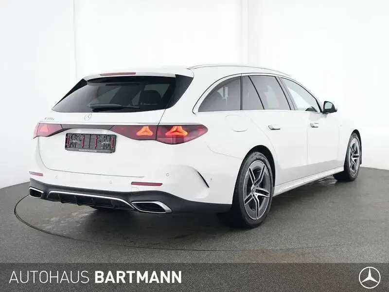 Gebraucht Mercedes E300 Advanced 313 PS (230 kW) 2025 Unilack polarweiß Kombi