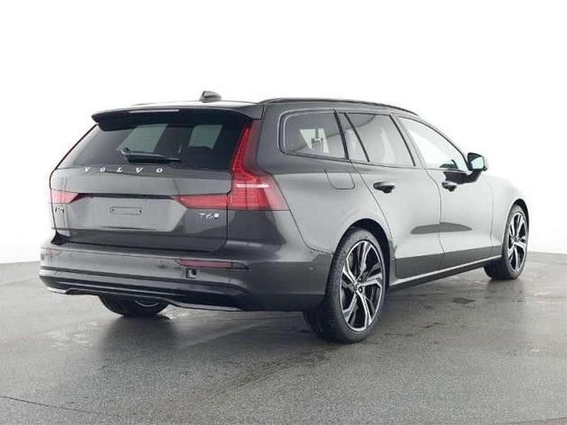 Gebraucht Volvo V60 Plus 349 PS (256 kW) 2025 Platinum grey metallic Kombi