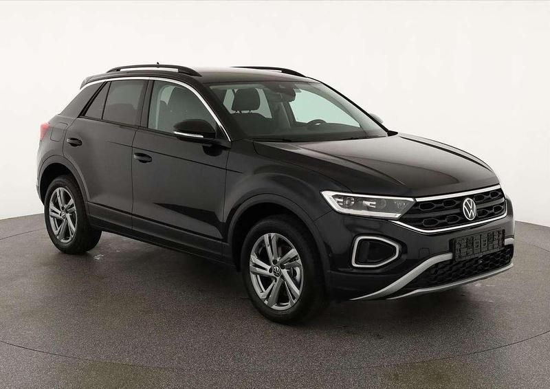 Deep black perleffekt Neu 2025 VW T-Roc Life SUV | 33.045 € (Guter Preis) - Bild 1/4