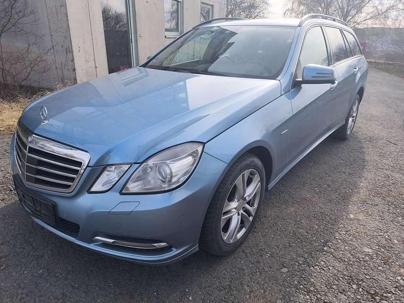 Second-hand Mercedes E220 170 CP (125 kW) 2012 Albastru Break